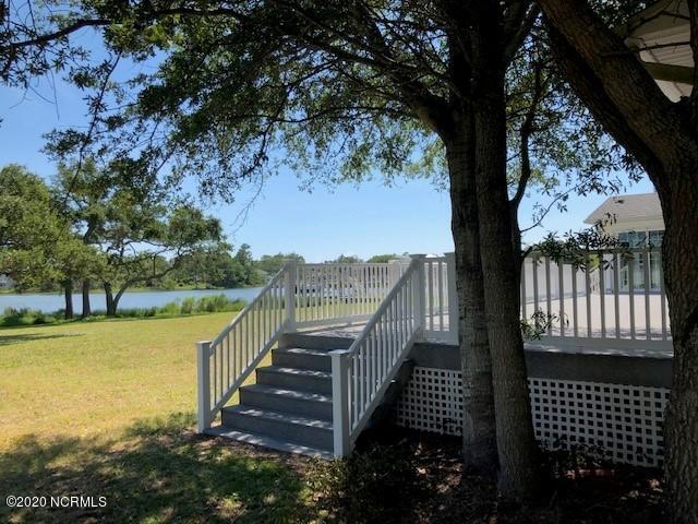 Building Photo - 229 Club Point Dr