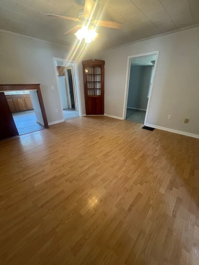 Building Photo - Athens - 2 Bedroom 1 Bath