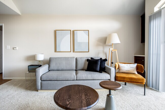 Foto del edificio - 11655 Gorham Ave