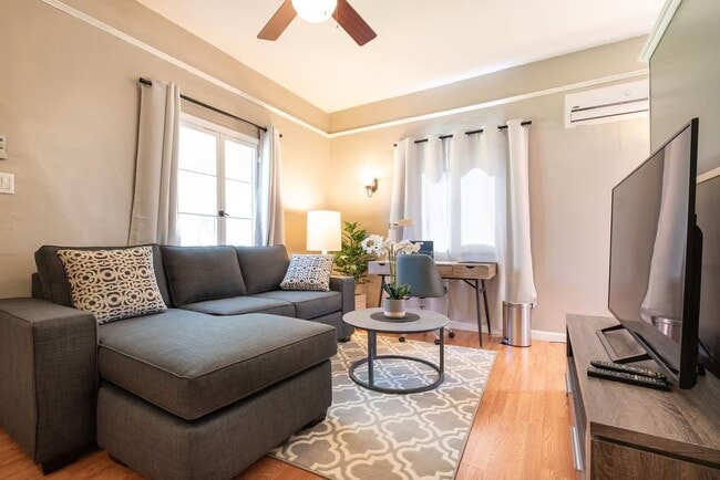 Photo - 77 W Glenarm St Apartment