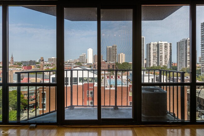 Building Photo - 1309 N Wells St