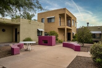 Building Photo - 2010 E 1st St