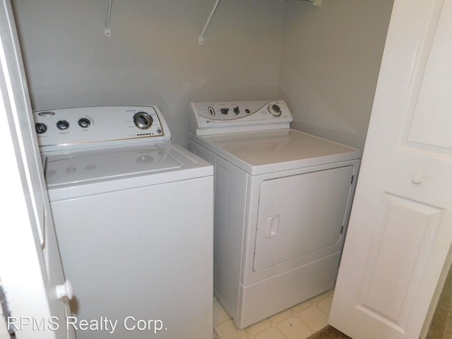 Building Photo - 2 br, 2.5 bath House - 2039 Lennox Sq