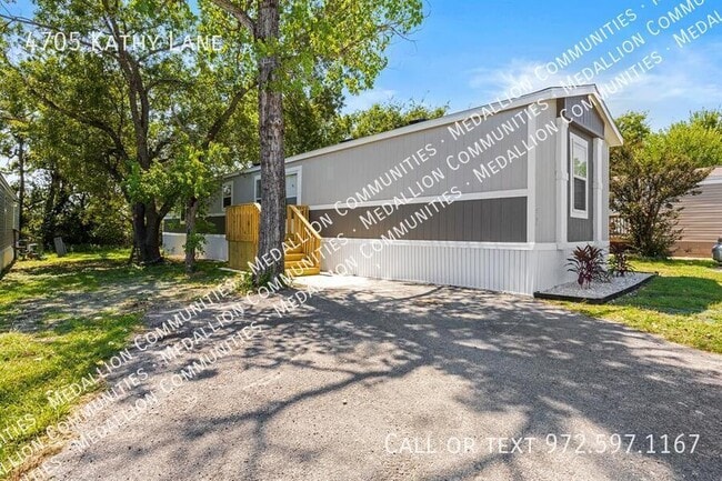 Building Photo - 4705 Kathy Dr