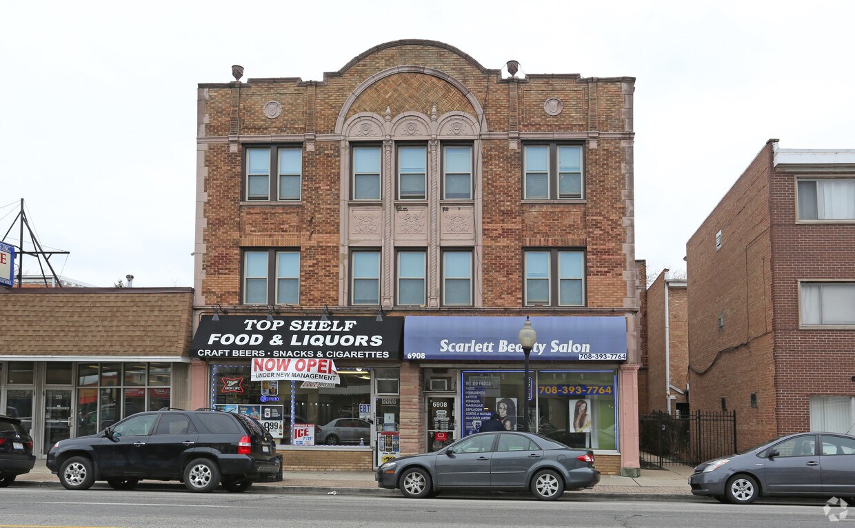 Foto principal - 6908-6910 Cermak Rd