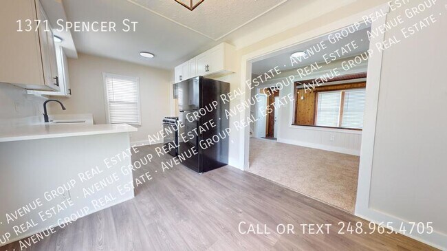 Foto del edificio - 1371 Spencer St