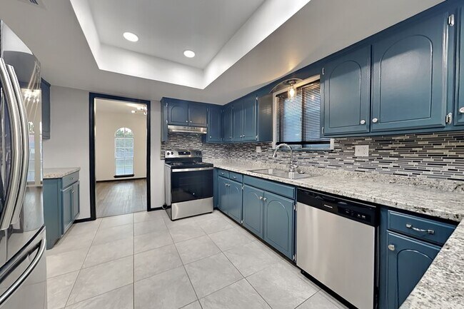 Foto del edificio - 640 N Markwell Ave