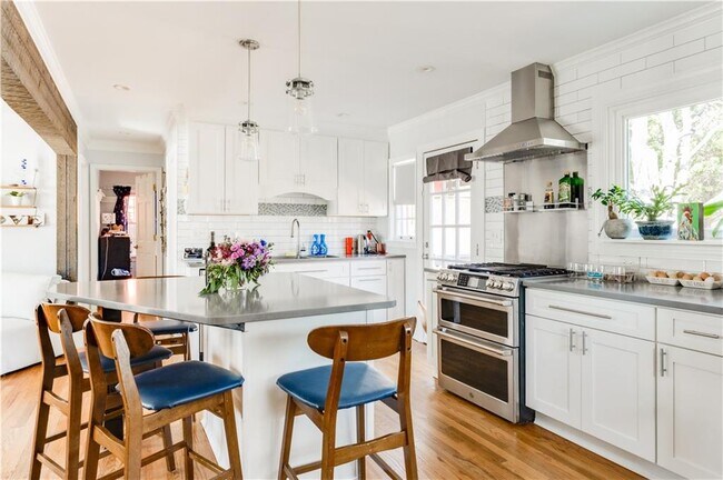 Foto del edificio - 606 Glenwood Pl SE