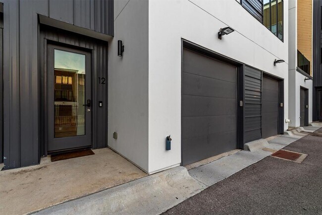 Foto del edificio - 6020 Springdale Rd