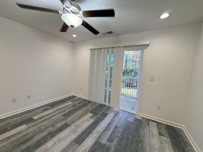 Building Photo - 191 Charter Dr