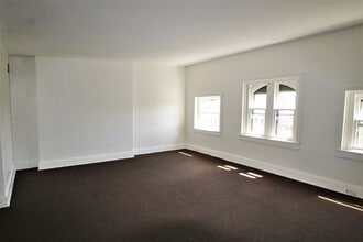 Building Photo - 1621 Park Ave