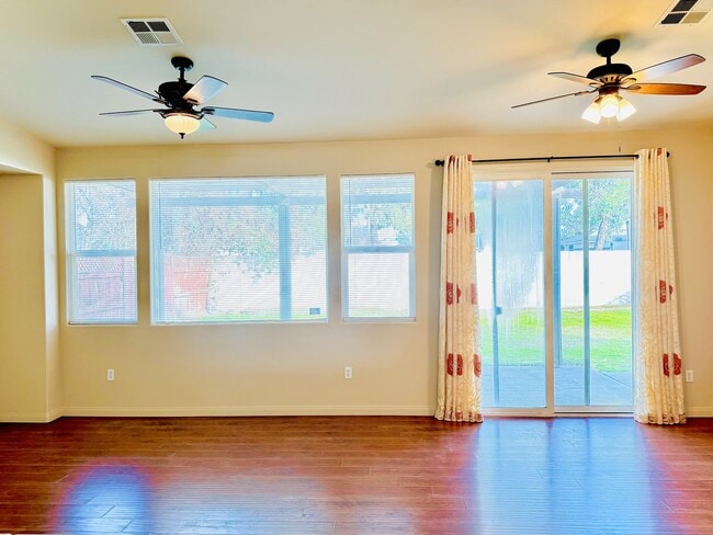 Building Photo - 1304 Torulosa Dr