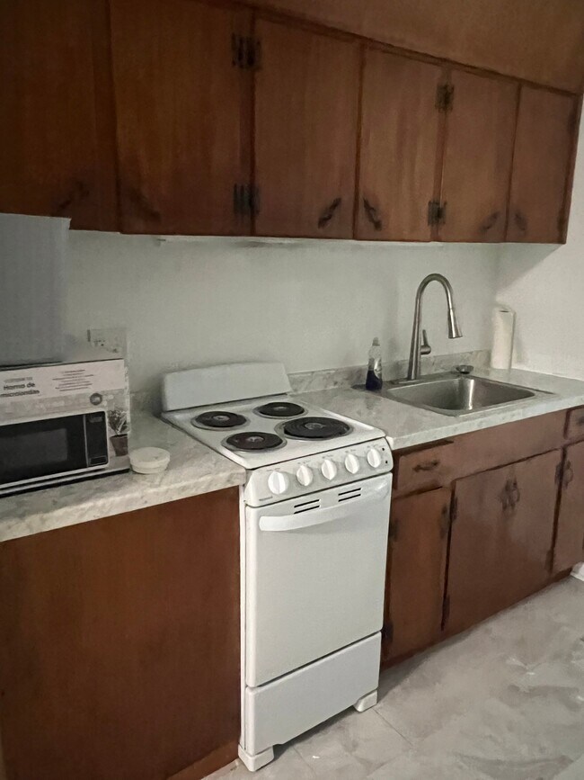 Foto del edificio - 1708 Holloman Dr