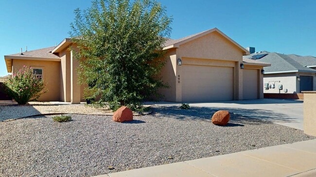 Building Photo - 490 Montecito Dr