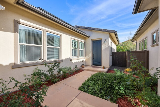 Building Photo - 8137 Auberge Cir