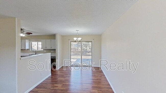 Foto del edificio - 6505 Wicklow Cir E