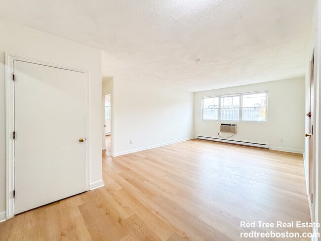 Photo - 11 Hodges Ave Apartment