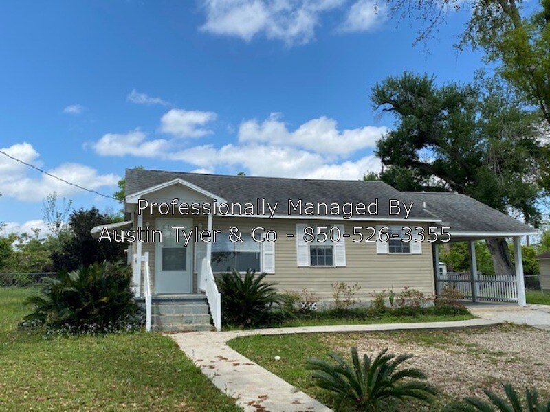 2835 Baker Ave, Marianna, FL 32448 House for Rent in Marianna, FL