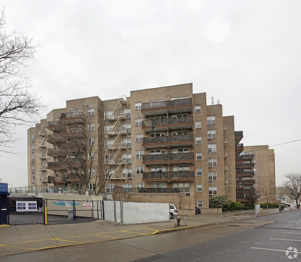 Foto del edificio - 3022 Emmons Ave