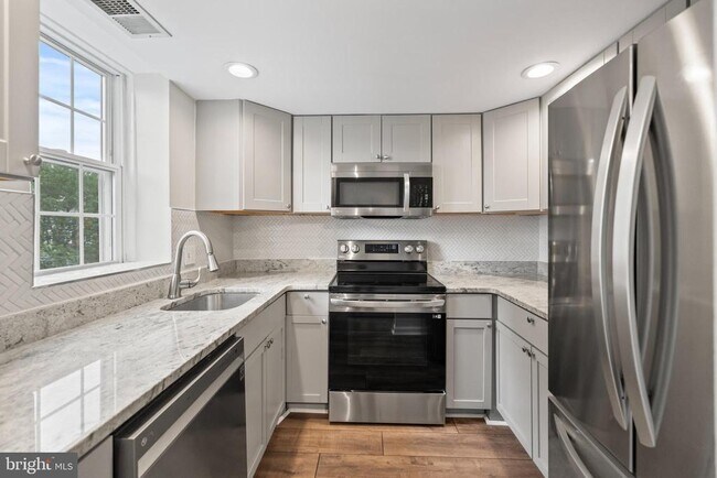 Foto del edificio - 2950 S Columbus St
