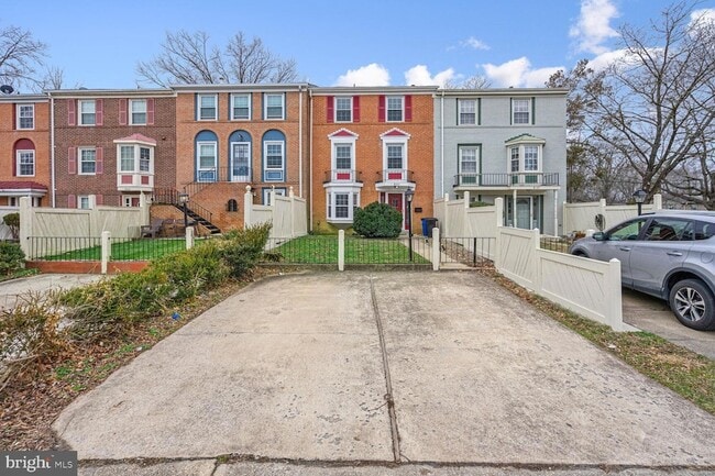 Building Photo - 8102 Pinelake Ct