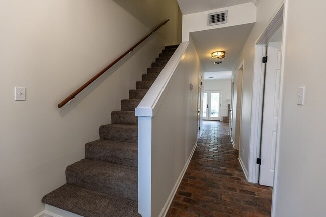 Building Photo - Two bedroom two and a half bath across from Mobile Bay!