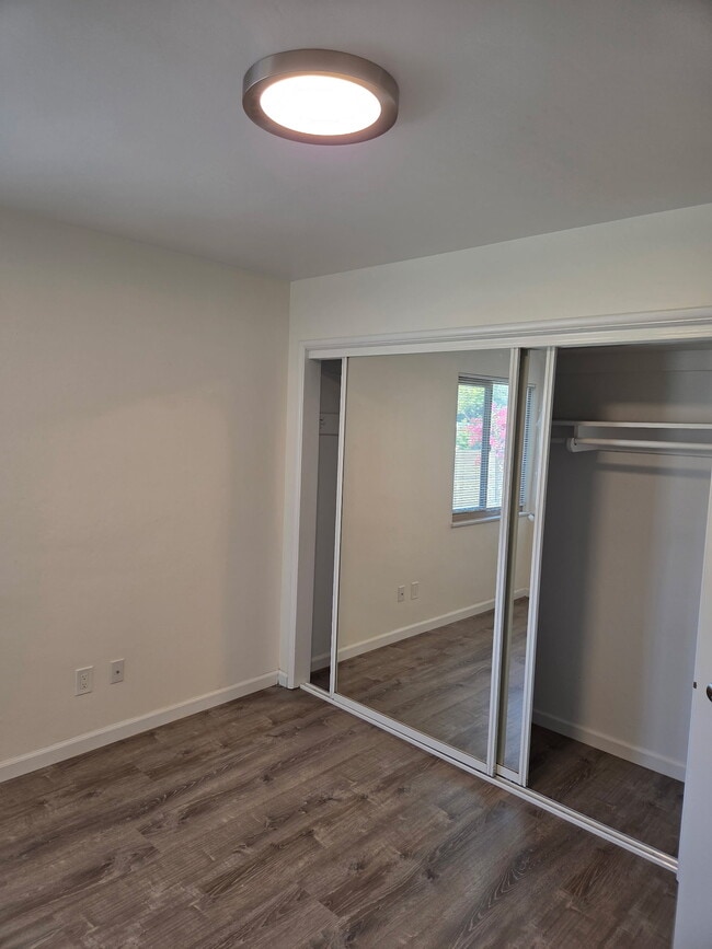 Building Photo - 282 Luneta Dr