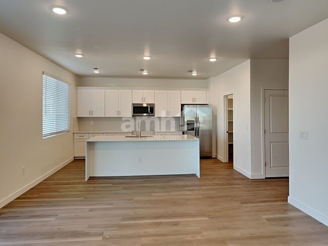 Foto del edificio - 6975 N 125th Dr