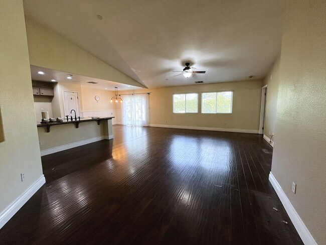 Foto del edificio - Charming Northwest Bakersfield Home on Cul...