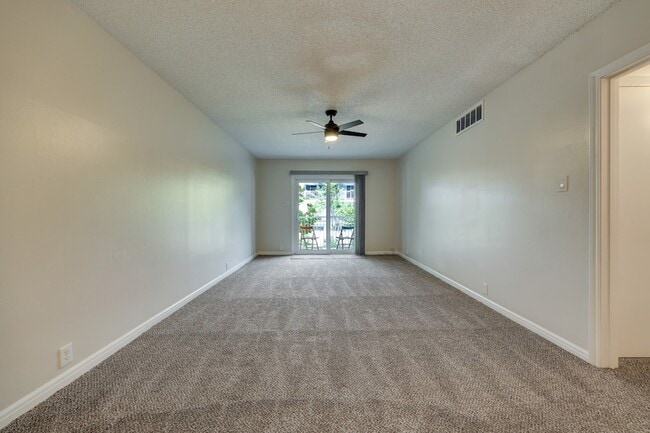 Photo - 2601 Bellefontaine St Apartment