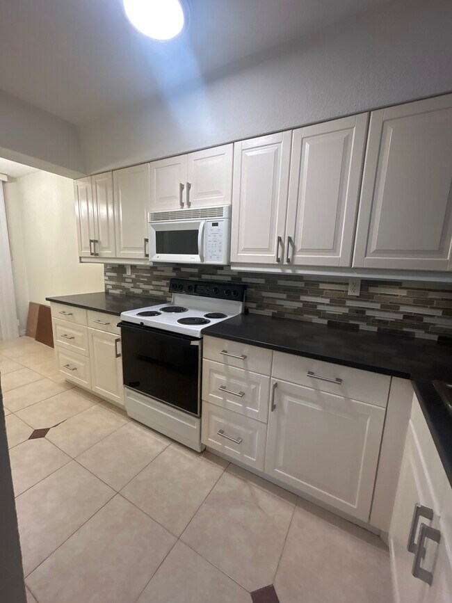 Foto del edificio - 2930 SW 87th Ter