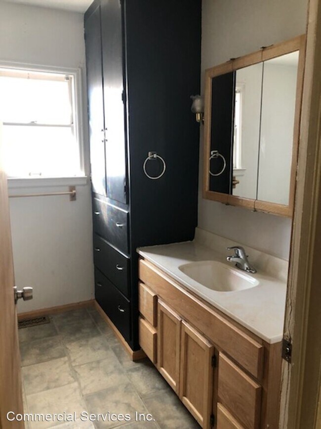 Foto del edificio - 3 br, 2 bath House - 218 W. 8th St.