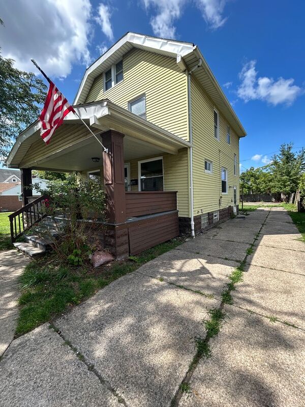 Building Photo - 7921 Laumar Ave