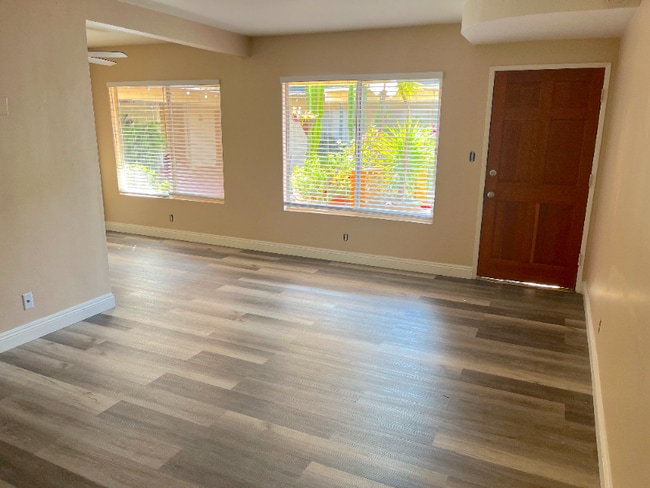 Foto del edificio - 2115 Placentia Ave