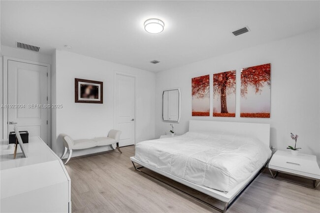 Foto del edificio - 4363 NW 81st Ave