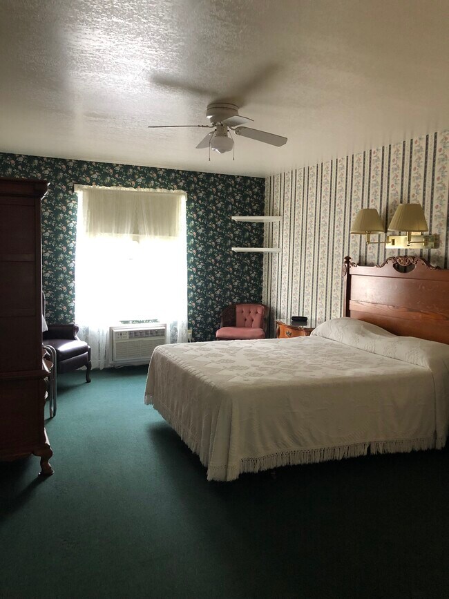 dormitorio amueblado - 123 W Aztec Blvd