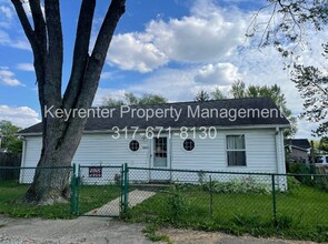 Building Photo - 1027 E 4th St