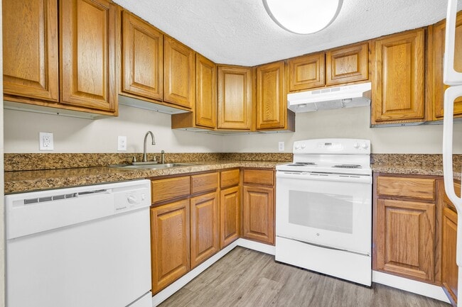 Building Photo - Foxcroft Apartments, LLC