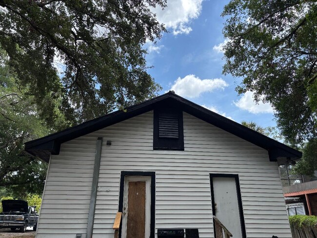 Building Photo - 8308 N 11th St