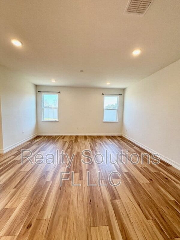 Foto del edificio - 1616 Blue Lagoon Cir