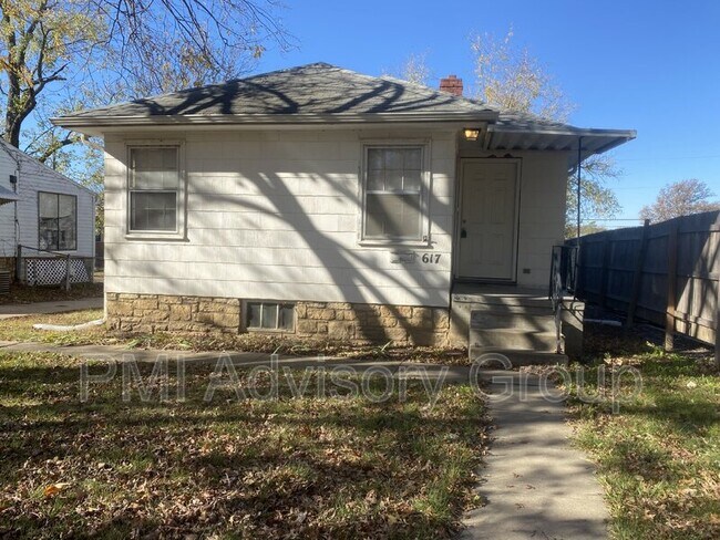 Building Photo - 617 SW Roosevelt St