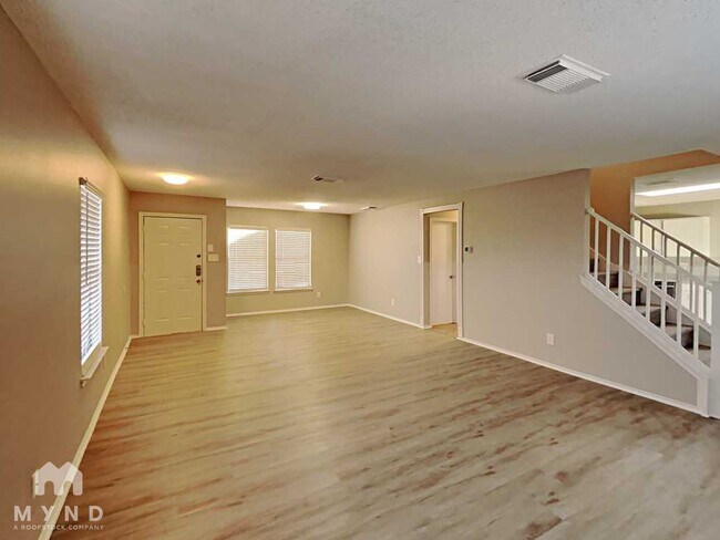 Building Photo - 9703 Cameron Creek