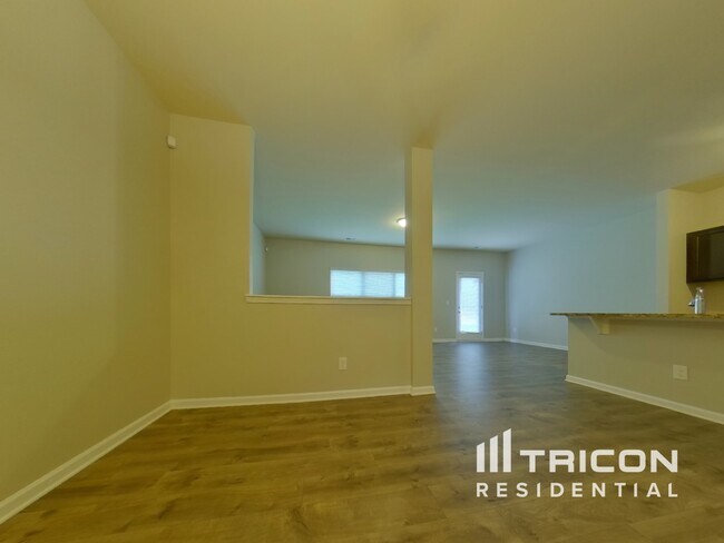 Foto del edificio - 3303 Lowland Dr