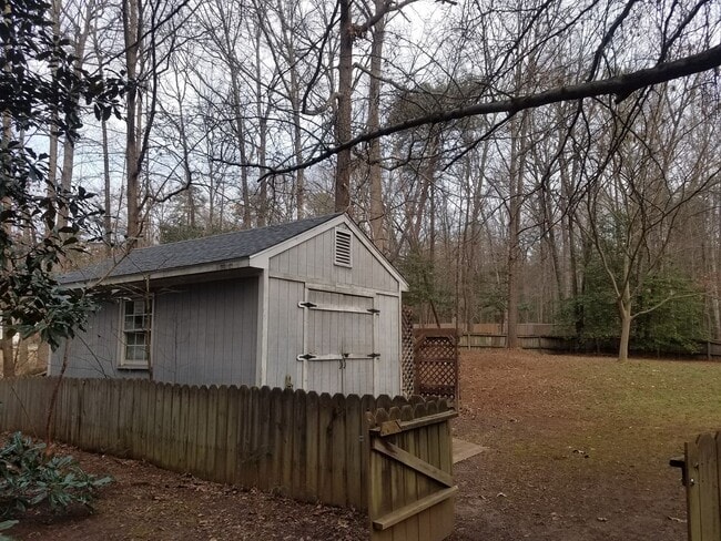 Building Photo - 4 bedroom home on cul-de-sac