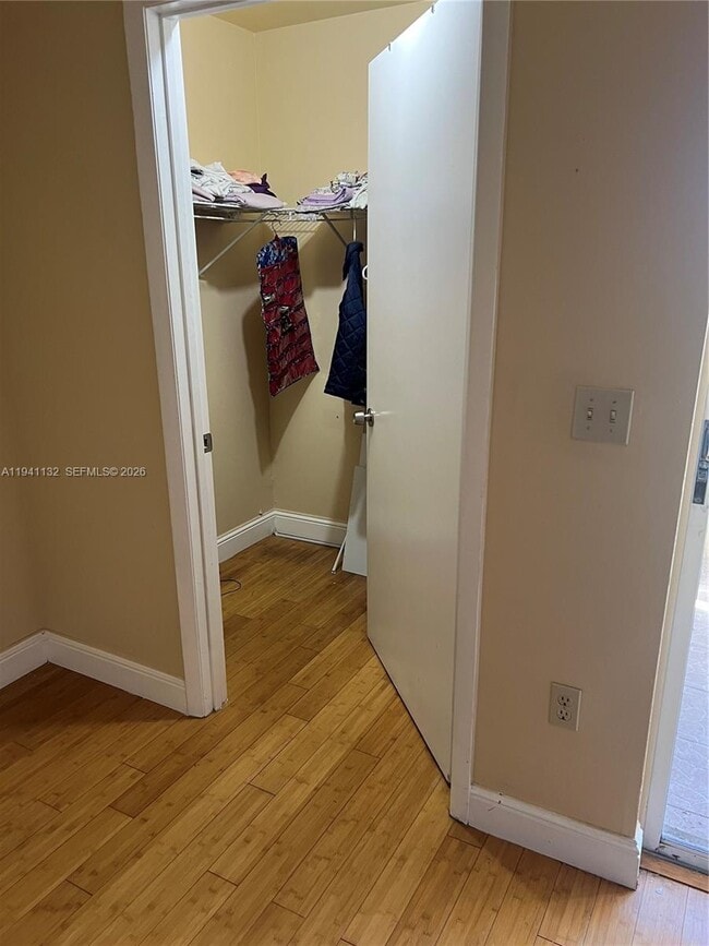 Building Photo - 4751 Via Palm Lakes