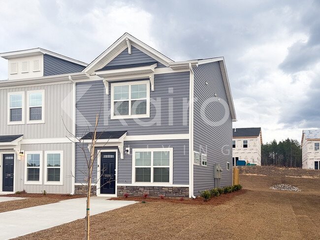 Building Photo - 2201 Banyon Cir