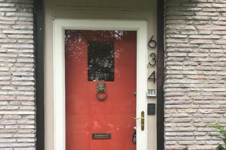 Private front entrance - 634 E Meyer Blvd