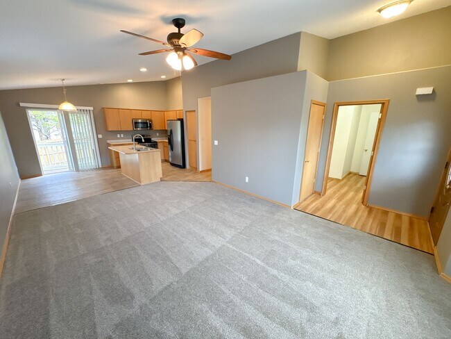 Foto del edificio - Three Bedroom, Two Bath House in Southview