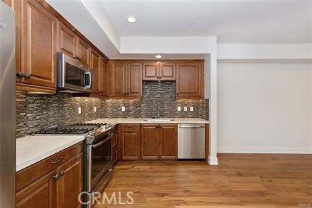 Foto del edificio - 627 Deep Valley Dr