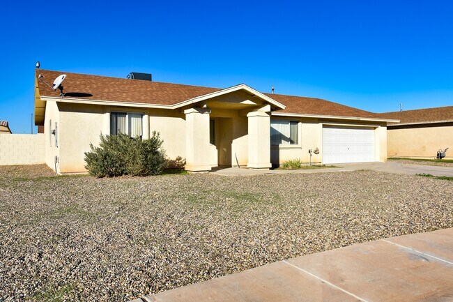 Building Photo - 2866 S 30th Dr